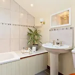 Waterwheel Bed & Breakfast 4*