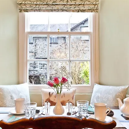 Waterwheel לינה וארוחת בוקר 4*