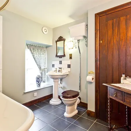 לינה וארוחת בוקר Waterwheel