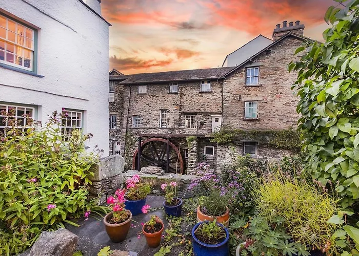 Waterwheel Bed & Breakfast 4*