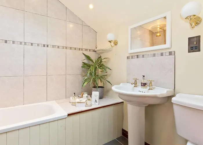 Waterwheel Bed & Breakfast 4*